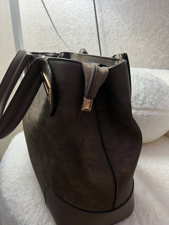 Guess Kahverengi Süet Lüx Kadın Çanta - Görsel 3