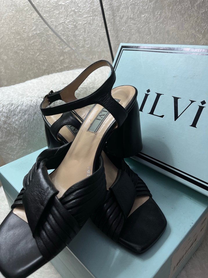 İLVİ Siyah Tokalı Kadın Topuklu Sandalet - Görsel 3