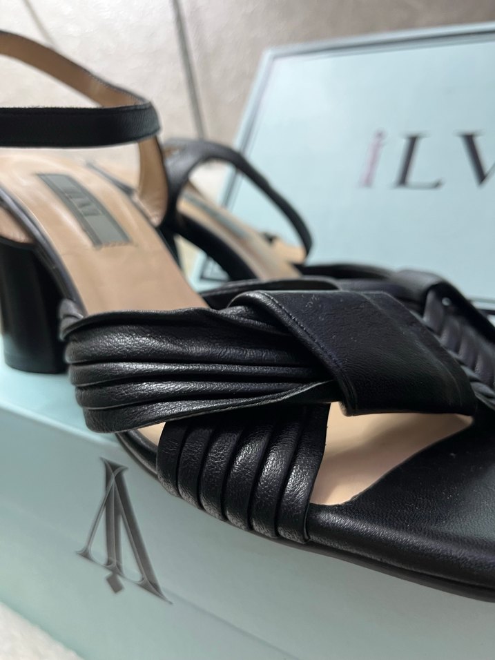 İLVİ Siyah Tokalı Kadın Topuklu Sandalet - Görsel 2