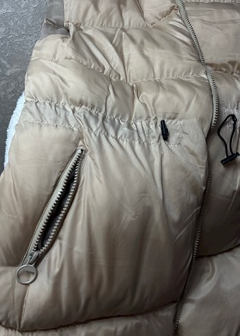 Bej Yumuşak Dokulu Kolsuz Midi Şişme Yelek - Görsel 2