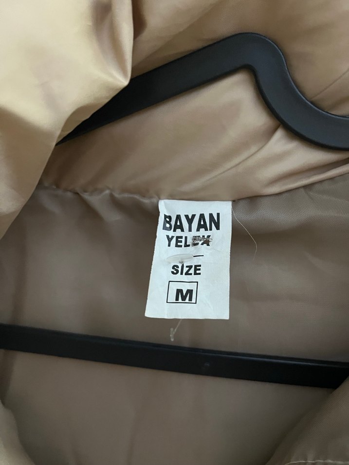 Bej Yumuşak Dokulu Kolsuz Midi Şişme Yelek - Görsel 3