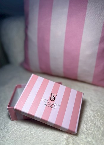 Victoria's Secret Hediye Kutusu  - Görsel 2