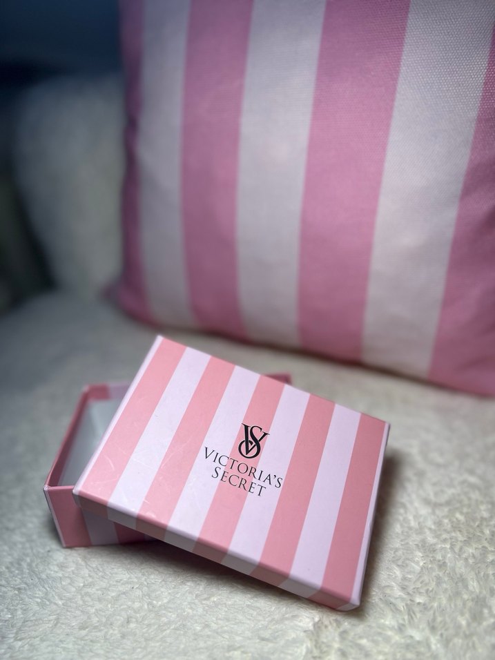 Victoria's Secret Hediye Kutusu  - Görsel 2