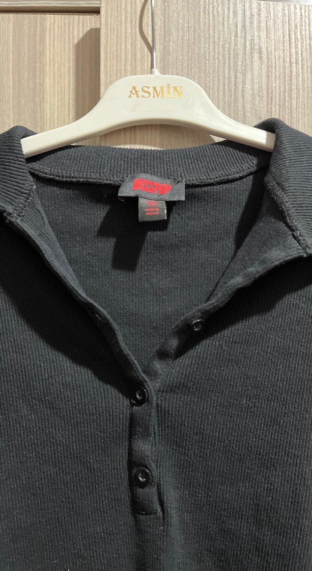 Siyah V Yaka Düğmeli Uzun Kollu Kadın Bluz - Görsel 2