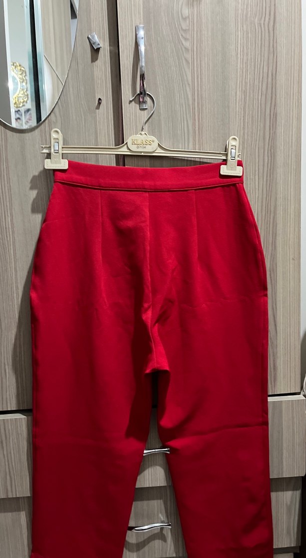 Düğmeli Kırmızı Kadın Kumaş Pantolon - Görsel 3