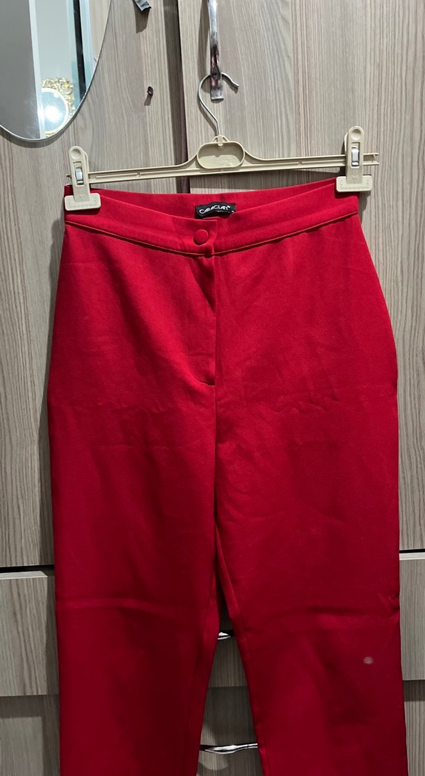 Düğmeli Kırmızı Kadın Kumaş Pantolon - Görsel 2