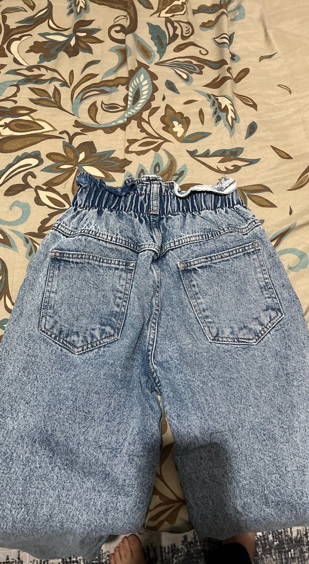 Kadın Gri Renkli Fırfırlı Bol Kesim Jean - Görsel 3