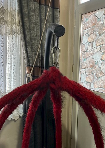 Koyu Kırmızı Tüylü Salıncak Koltuk - Görsel 3