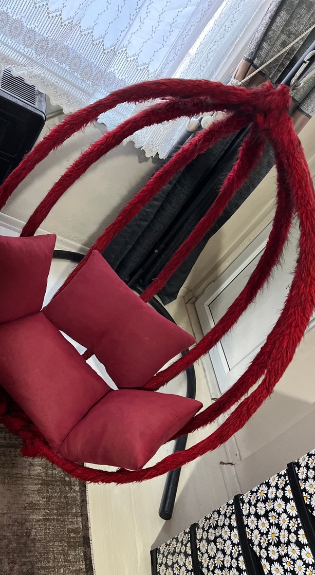 Koyu Kırmızı Tüylü Salıncak Koltuk - Görsel 4
