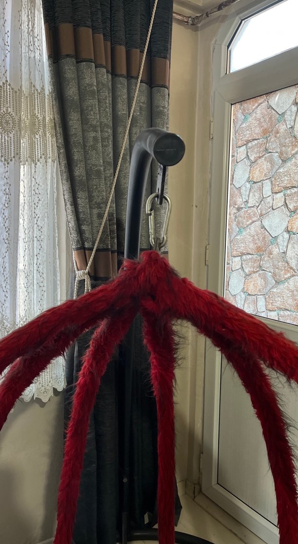 Koyu Kırmızı Tüylü Salıncak Koltuk - Görsel 3