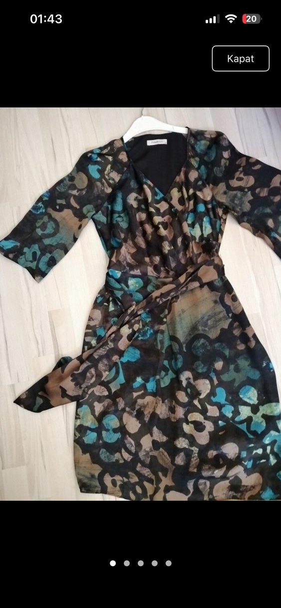 V yaka elbise - Görsel 2