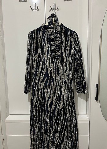 Zebra Desenli Uzun Payetli Kadın Elbise - Görsel 5