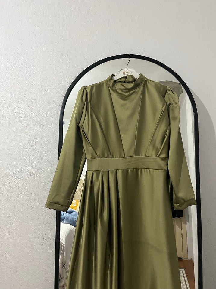 Şık Drapeli Haki Uzun Abiye Elbise - Görsel 3