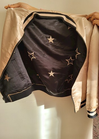 Saten Siyah Yıldız Desenli Midi Ceket - Görsel 3
