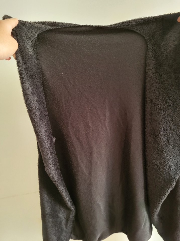 Siyah V Yaka Peluş Detaylı Hamile Yeleği - Görsel 2