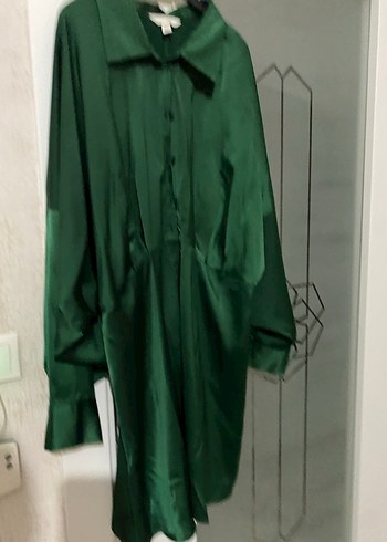 Uzun Yeşil Saten Elbise - Görsel 7