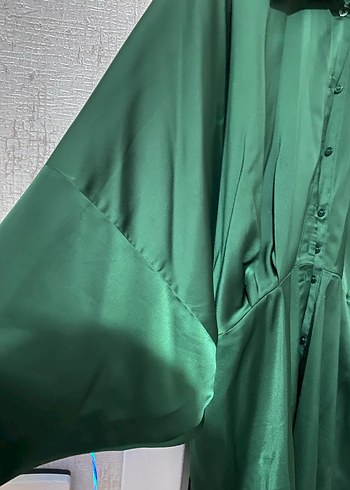 Uzun Yeşil Saten Elbise - Görsel 4