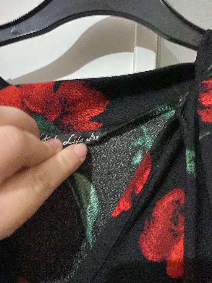 Kırmızı Çiçekli Uzun Pilili Elbise - Görsel 4