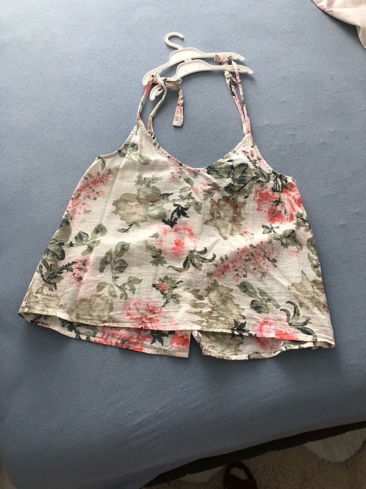 Çiçek Desenli Düğmeli V Yaka - Görsel 5