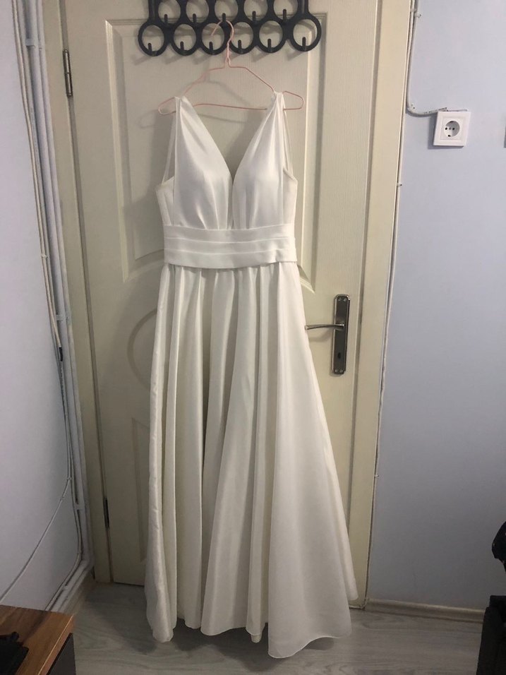 V Yakalı Beyaz  Gelinlik - Görsel 3