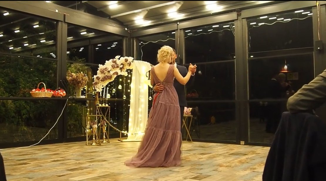 Dantel Detaylı Uzun Mor V Yakalı Abiye - Görsel 5