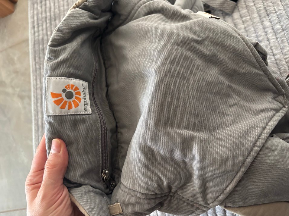 Gri Ergobaby Bebek Taşıyıcı - Görsel 2