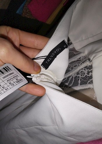 Beyaz Boyundan Baglamali Uzun Kadın Elbise - Görsel 6