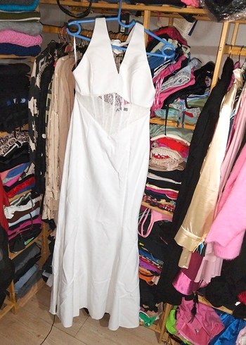 Beyaz Boyundan Baglamali Uzun Kadın Elbise - Görsel 2