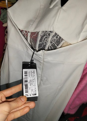 Beyaz Boyundan Baglamali Uzun Kadın Elbise - Görsel 7