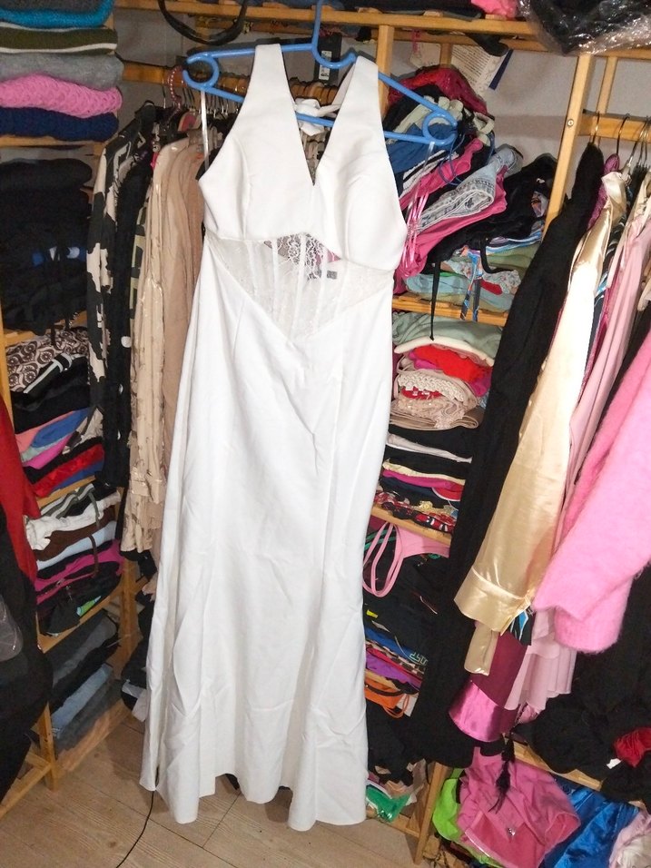 Beyaz Boyundan Baglamali Uzun Kadın Elbise - Görsel 2