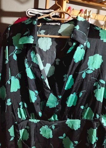 Zara V Yaka Baglamali elbise saten - Görsel 2