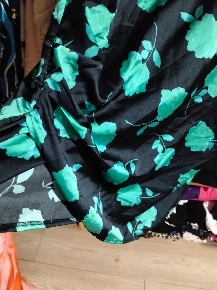 Zara V Yaka Baglamali elbise saten - Görsel 4