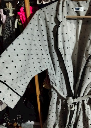 Gri Puantiyeli Uzun Kadın Sabahlık - Görsel 3