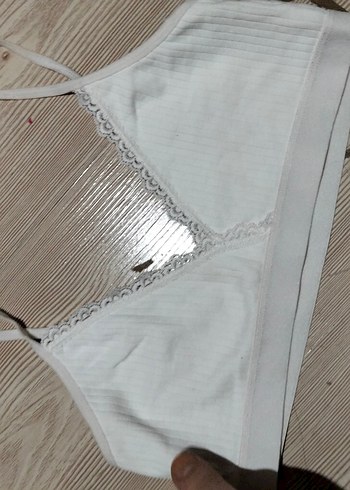 Dantel Detaylı Beyaz Spor Sütyen - Görsel 2