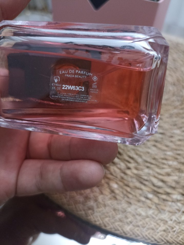 Prada Paradoxe Kadın Parfümü - Görsel 2