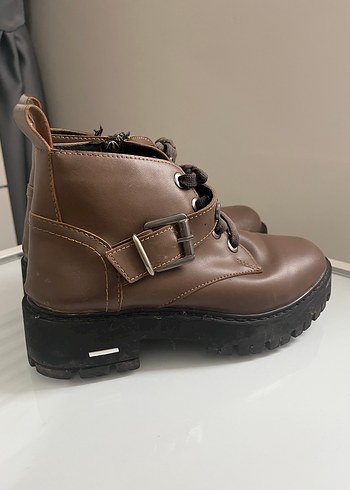Tokalı Kahverengi  Kadın Bot - Görsel 3