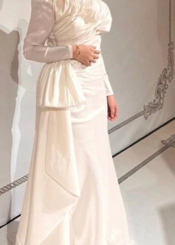 Uzun Kollu, Yüksek Yakalı Beyaz Nişan Elbisesi - Görsel 2