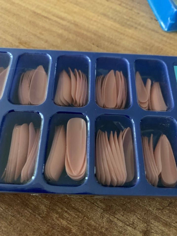 Ten rengi takma tırnak - Görsel 2