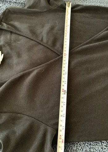 Siyah Uzun V Yaka Kısa Kollu Elbise - Görsel 4