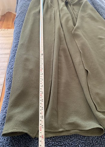 Yeşil V Yakalı Uzun Askılı astarlı tulum - Görsel 7