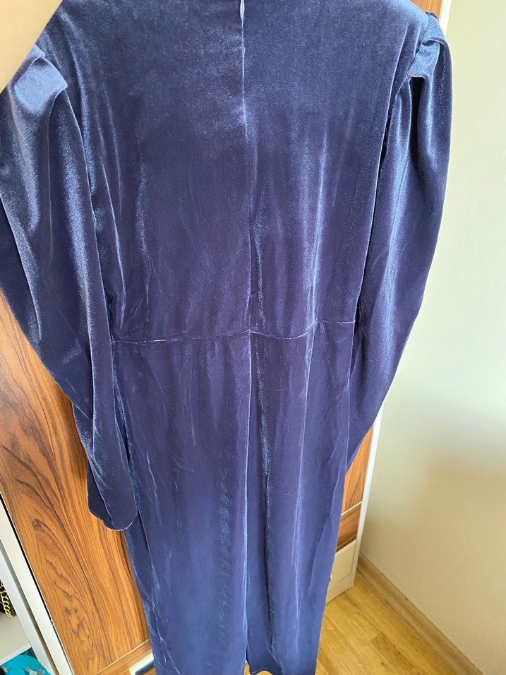 Lacivert Drapeli V Yakalı Uzun Kollu Kadife 
Abiye Elbise - Görsel 4