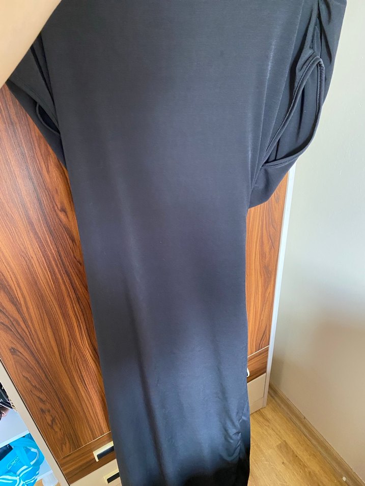 Siyah renkli düz elbise yenidir sadece bir kere giyildi - Görsel 2