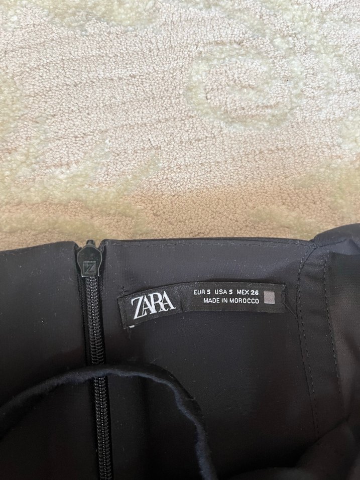 Zara Siyah Midi Elbise - Görsel 3