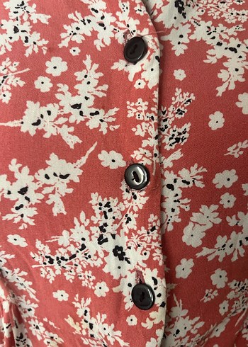 Düğmeli kırmızı V Yaka Midi Elbise - Görsel 4