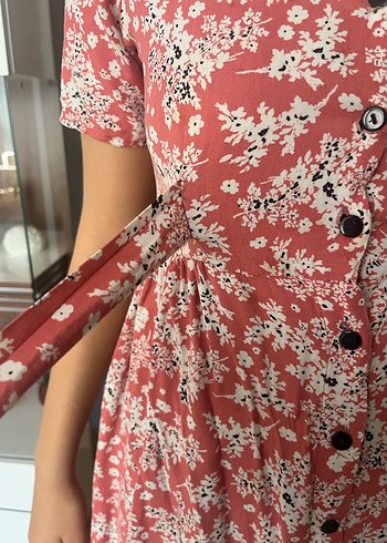 Düğmeli kırmızı V Yaka Midi Elbise - Görsel 3