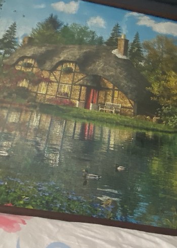 Çiçekli Bahçe ve Göl Manzaralı Puzzle - Görsel 3