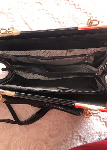 Siyah Parlak Deri Kadın Çanta - Görsel 3