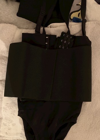 Siyah Dikişsiz Göğüs Korsesi - Görsel 4