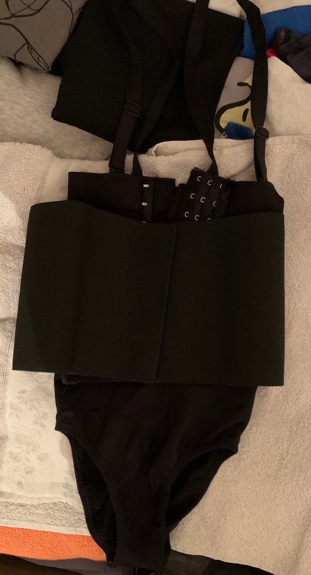 Siyah Dikişsiz Göğüs Korsesi - Görsel 4