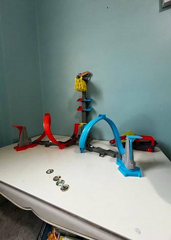 Renkli Hot Wheels Yarış Seti - Görsel 3